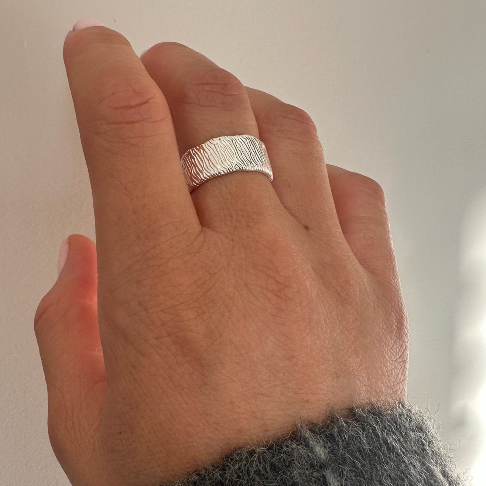 Irle Wide Silver Ring - Honoura