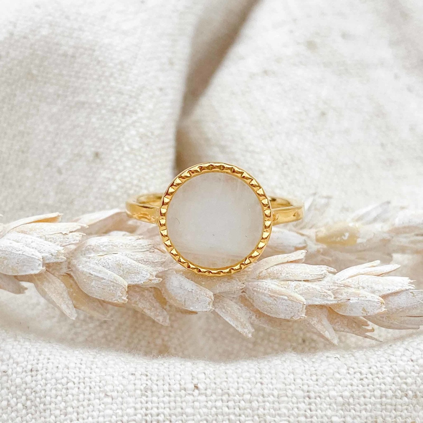 Rainbow moonstone hot sale gold ring